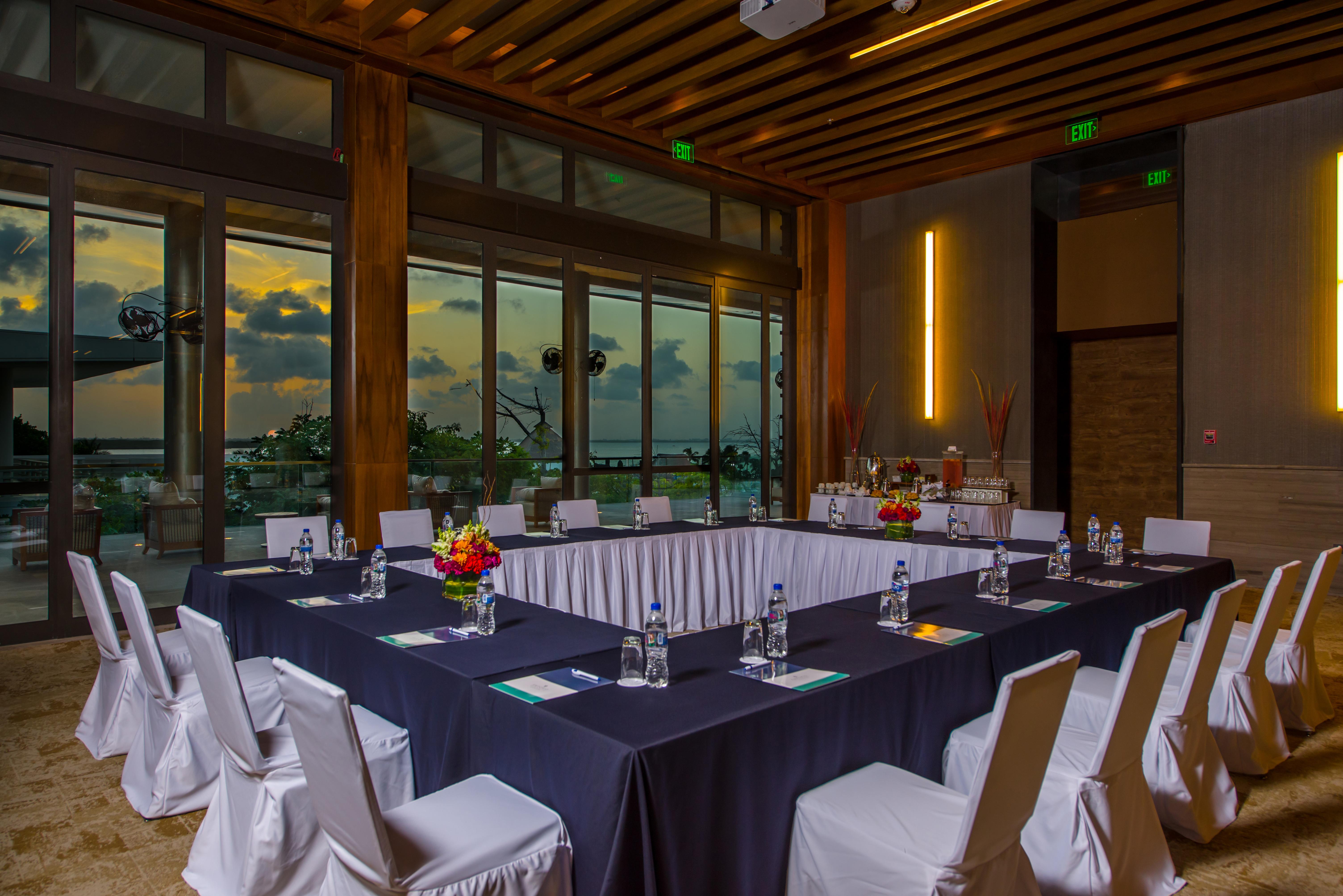 Emporio Cancun Bagian luar foto